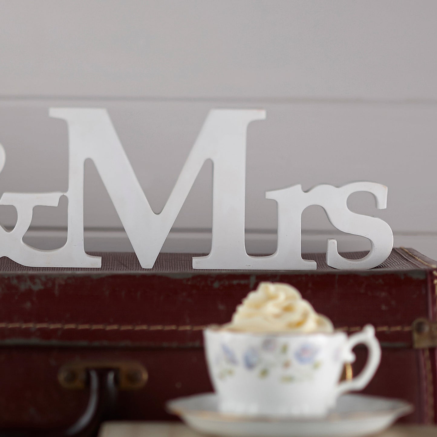Mr & Mrs Freestanding Wooden Sign - Vintage Affair- 5 Inner Pack