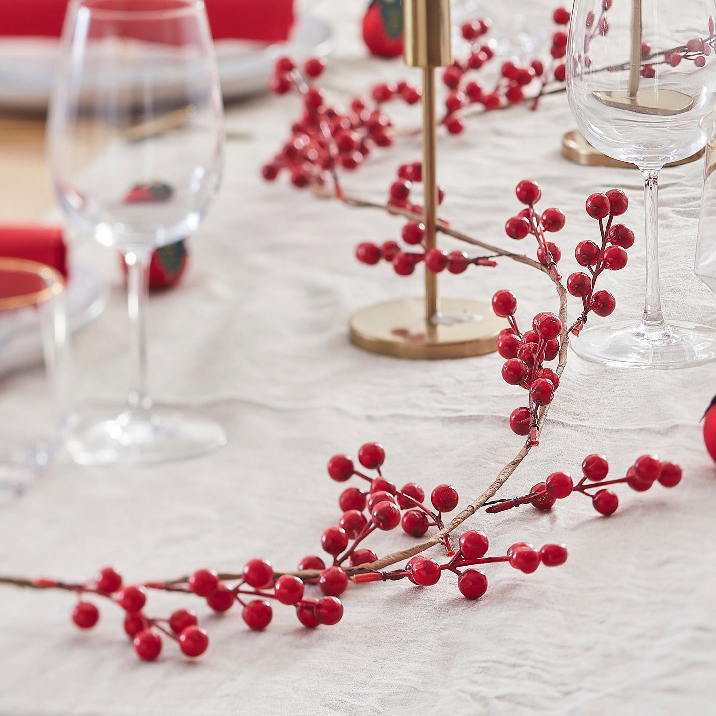 Red Berry Christmas Garland- 5 Inner Pack