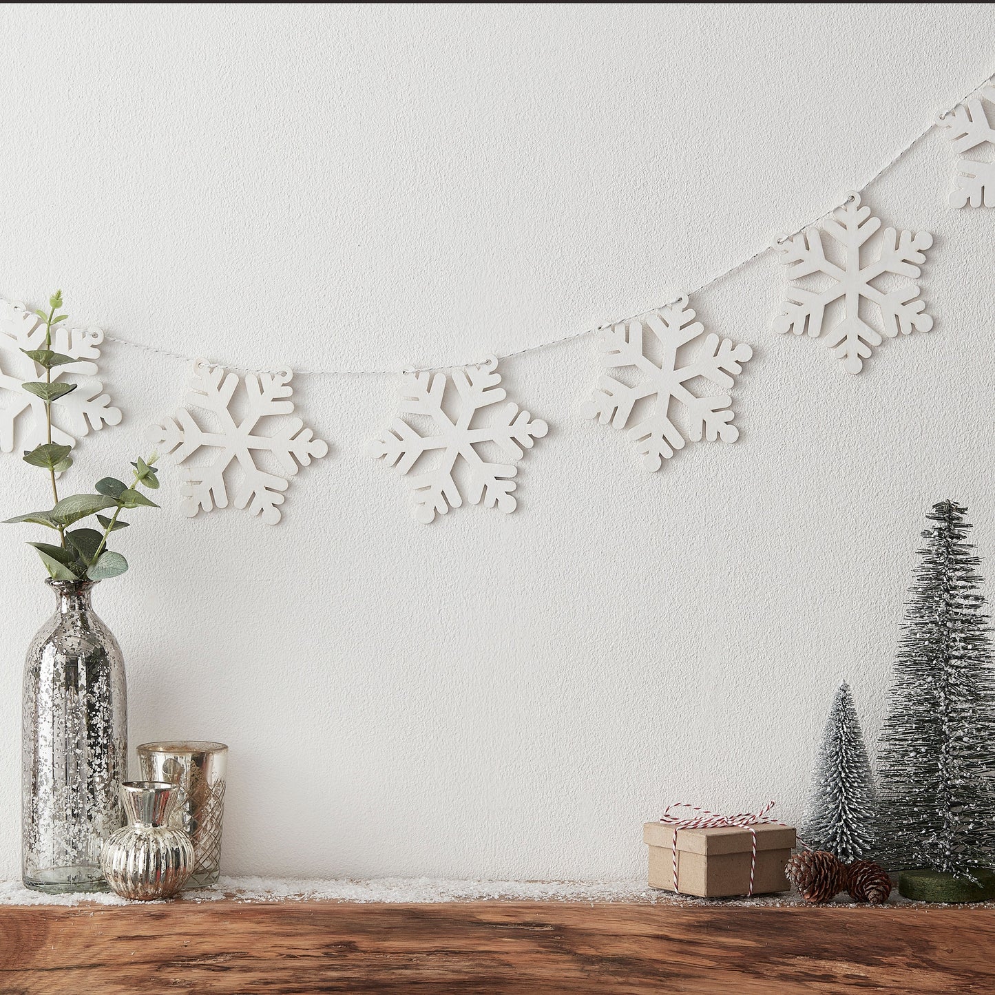 Mistletoe And Merry Christmas Door Wreath- 5 Inner Pack