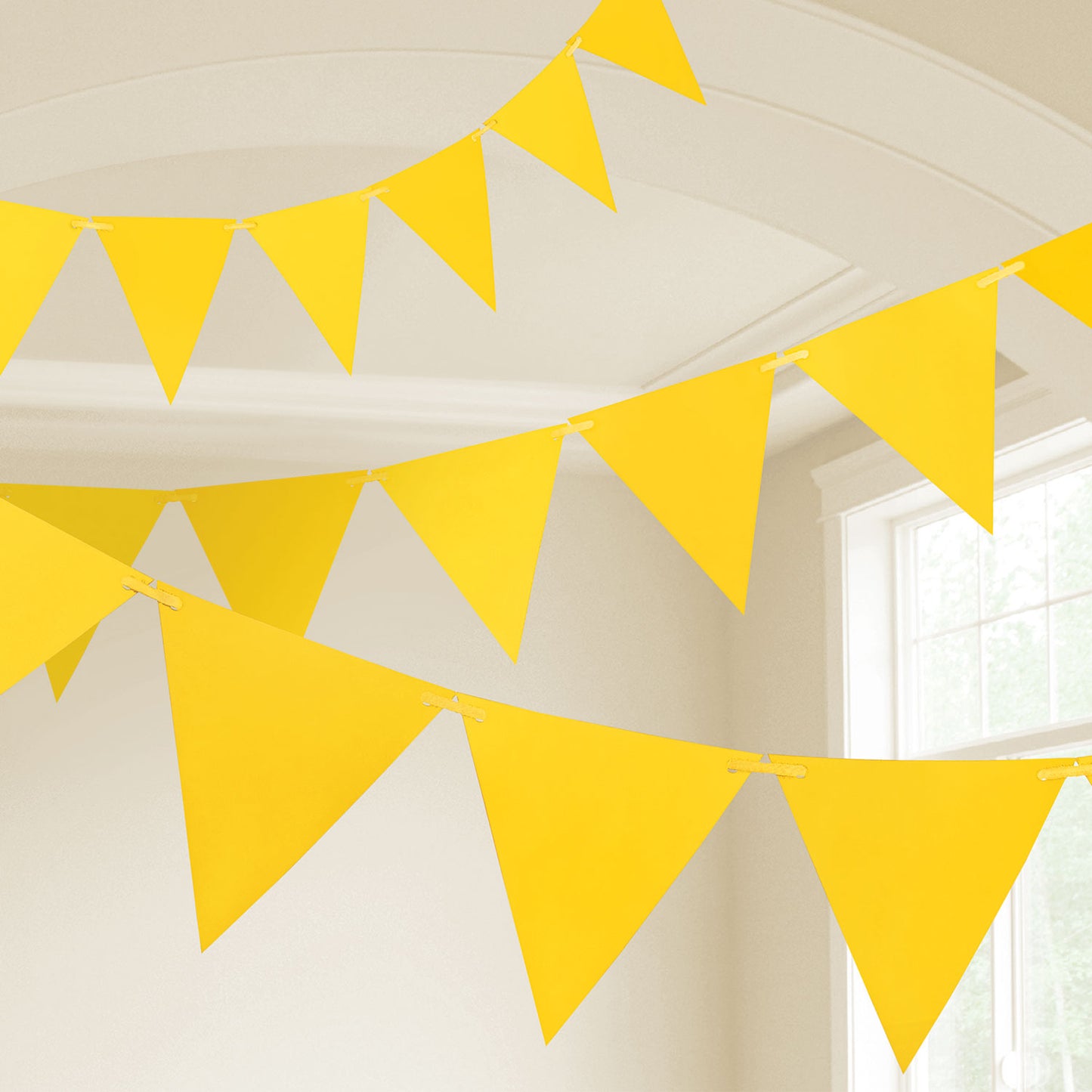 Plastic Pennant Banner 10 m - X 12