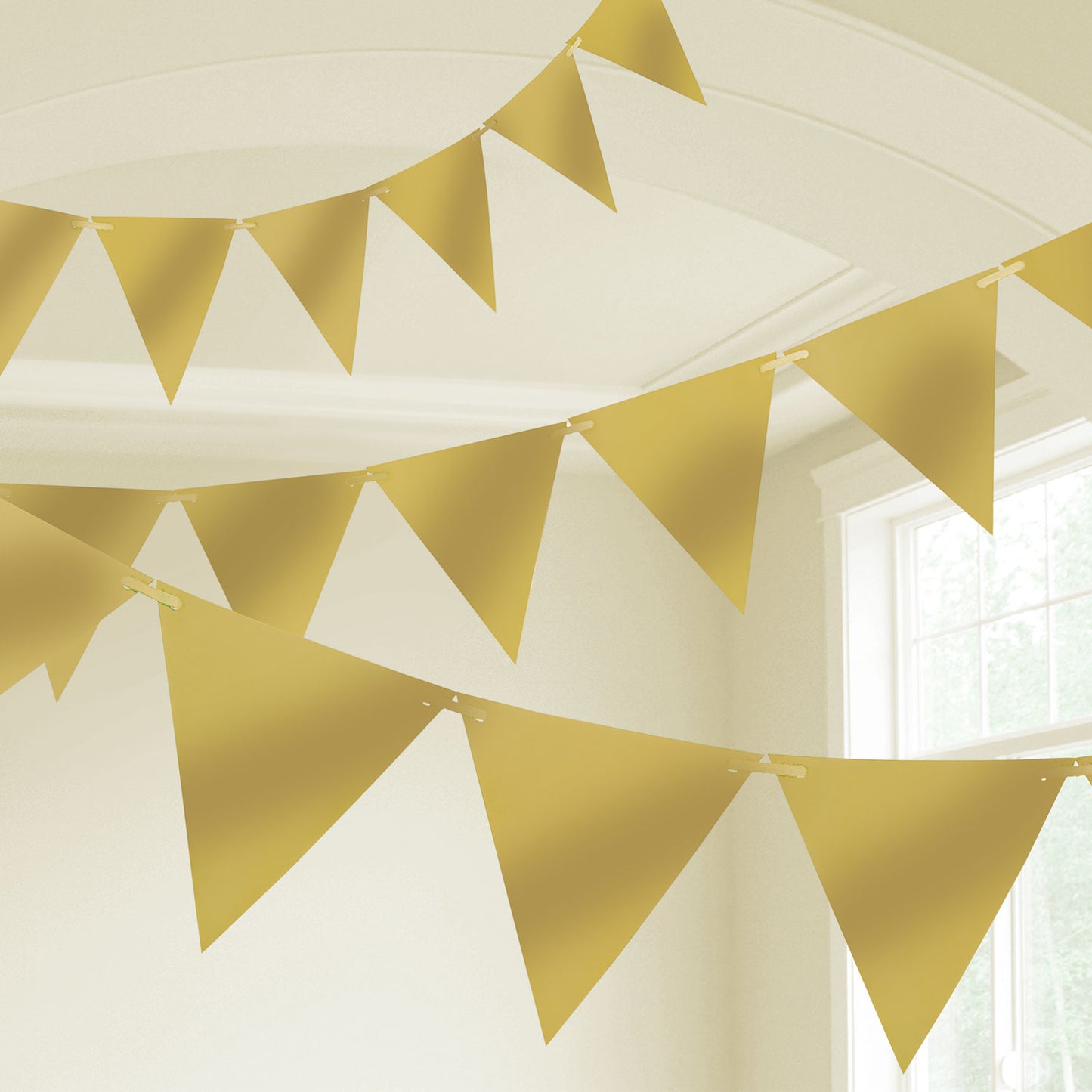 Plastic Pennant Banner 10 m - X 12