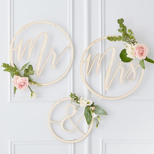 Mr and Mrs Wooden Hoops Decoration- 5 Inner Pack