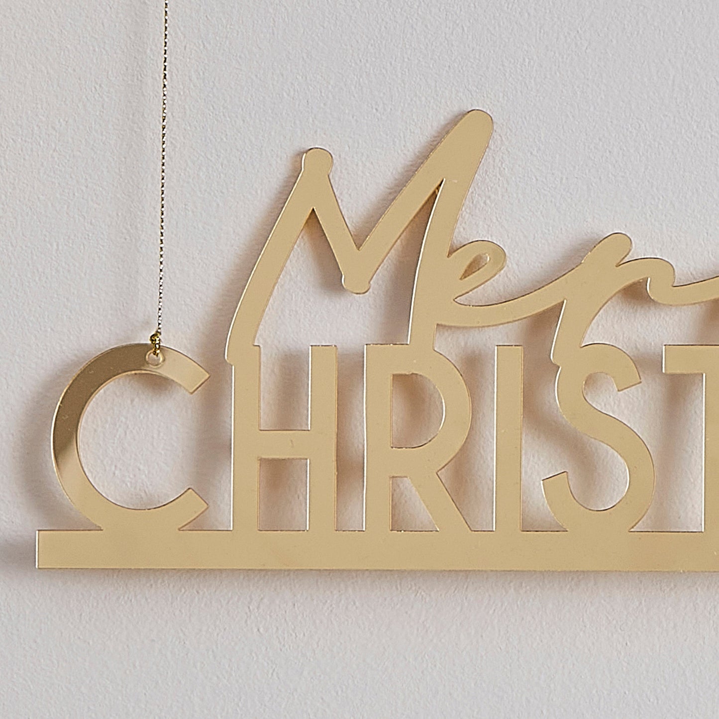 Gold Acrylic Merry Christmas Hanging Decoration with Mistletoe- 5 Inner Pack