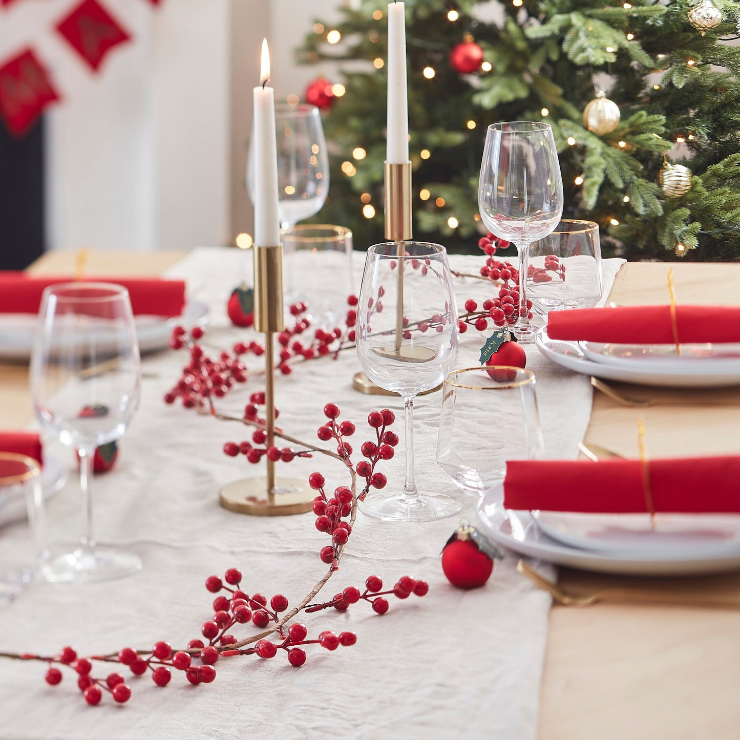 Red Berry Christmas Garland- 5 Inner Pack