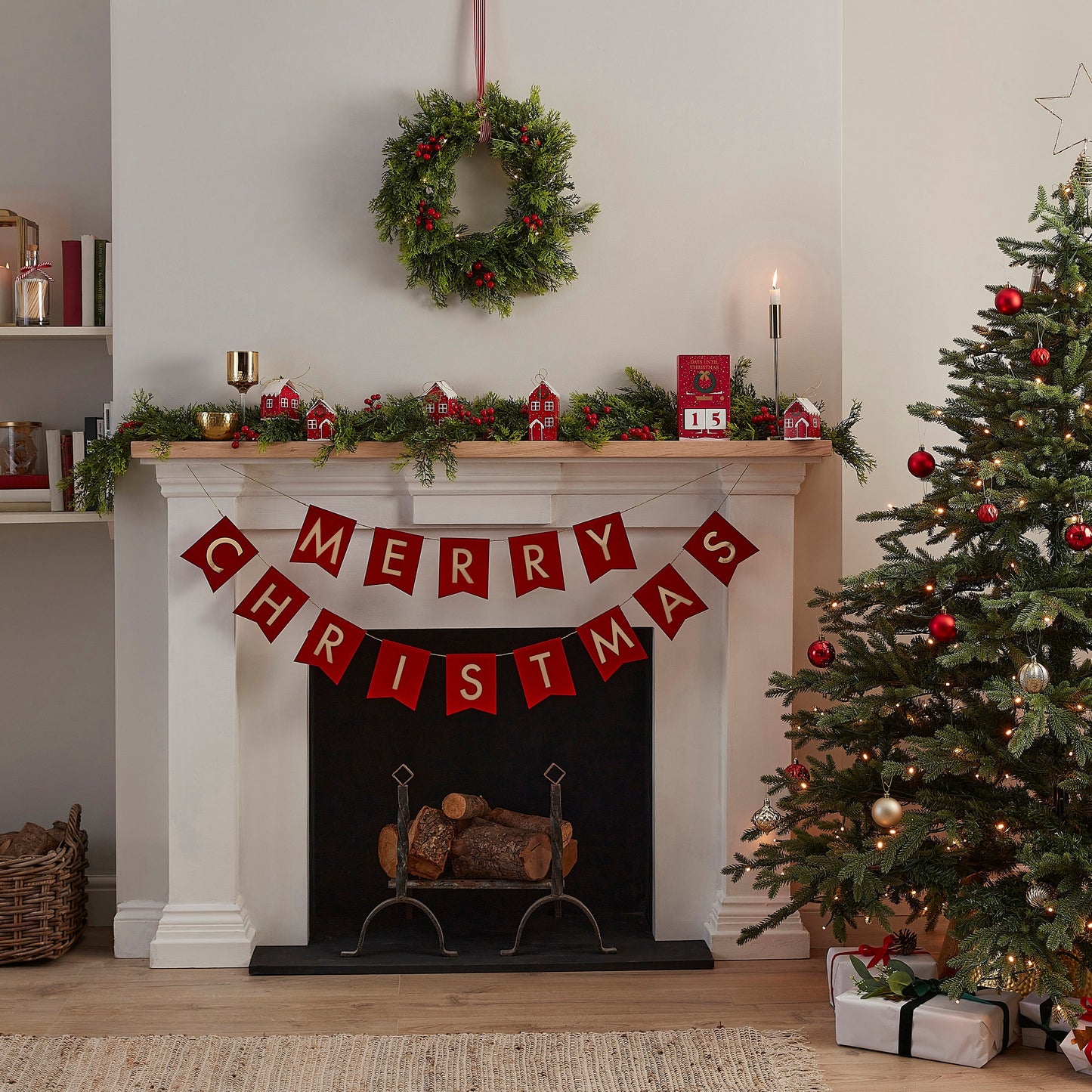 Gold Metal Christmas Tree Wreath Hanger- 5 Inner Pack
