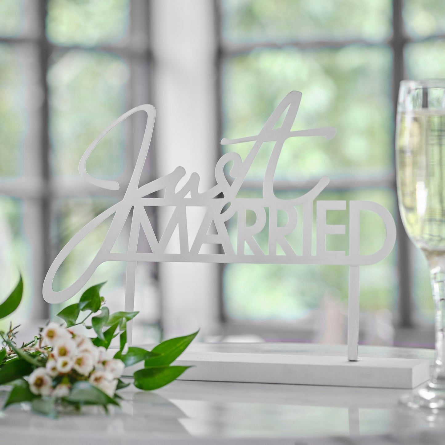 Just Married Wedding Table Sign- 5 Inner Pack