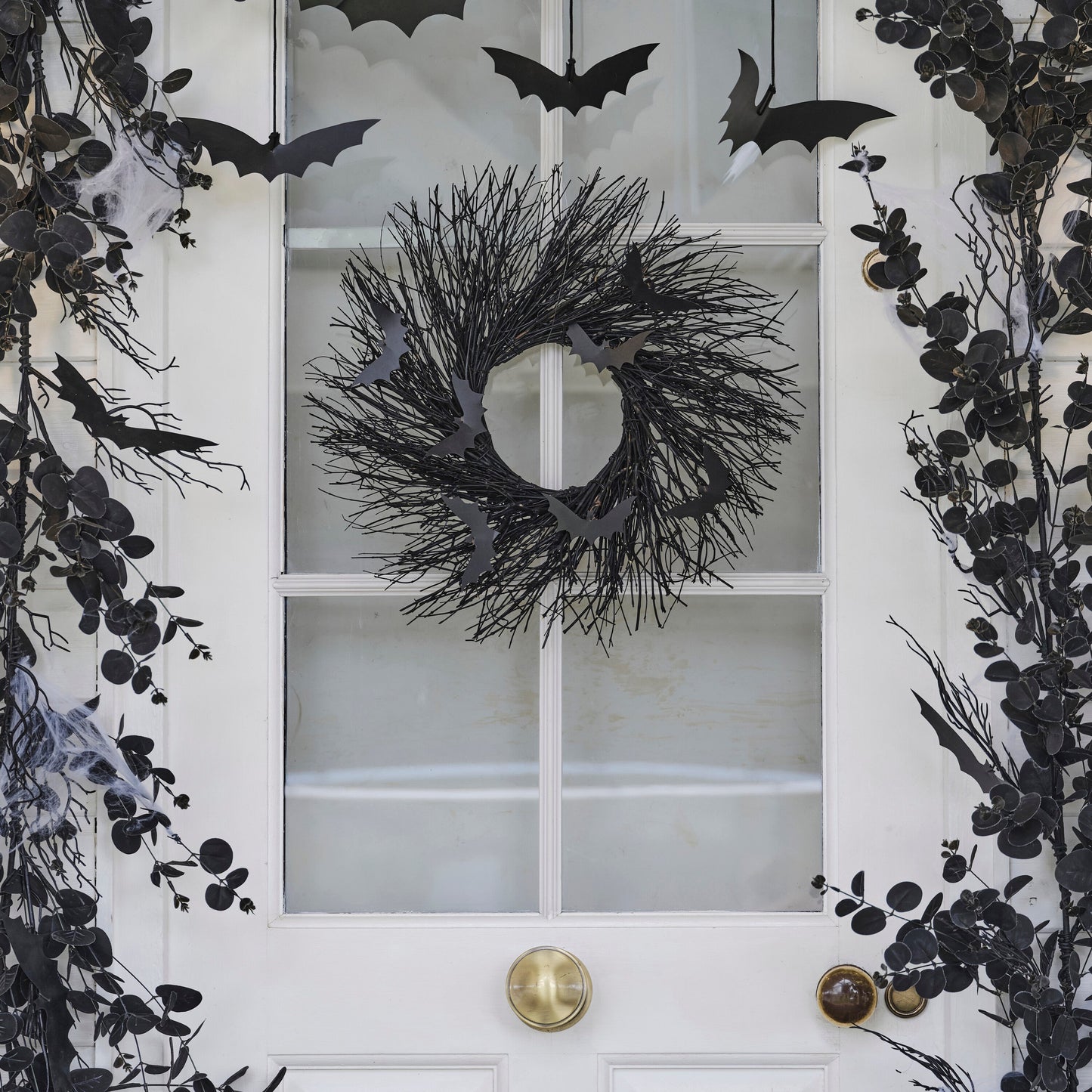 Black Twig Halloween Wreath with Bats- 5 Inner Pack
