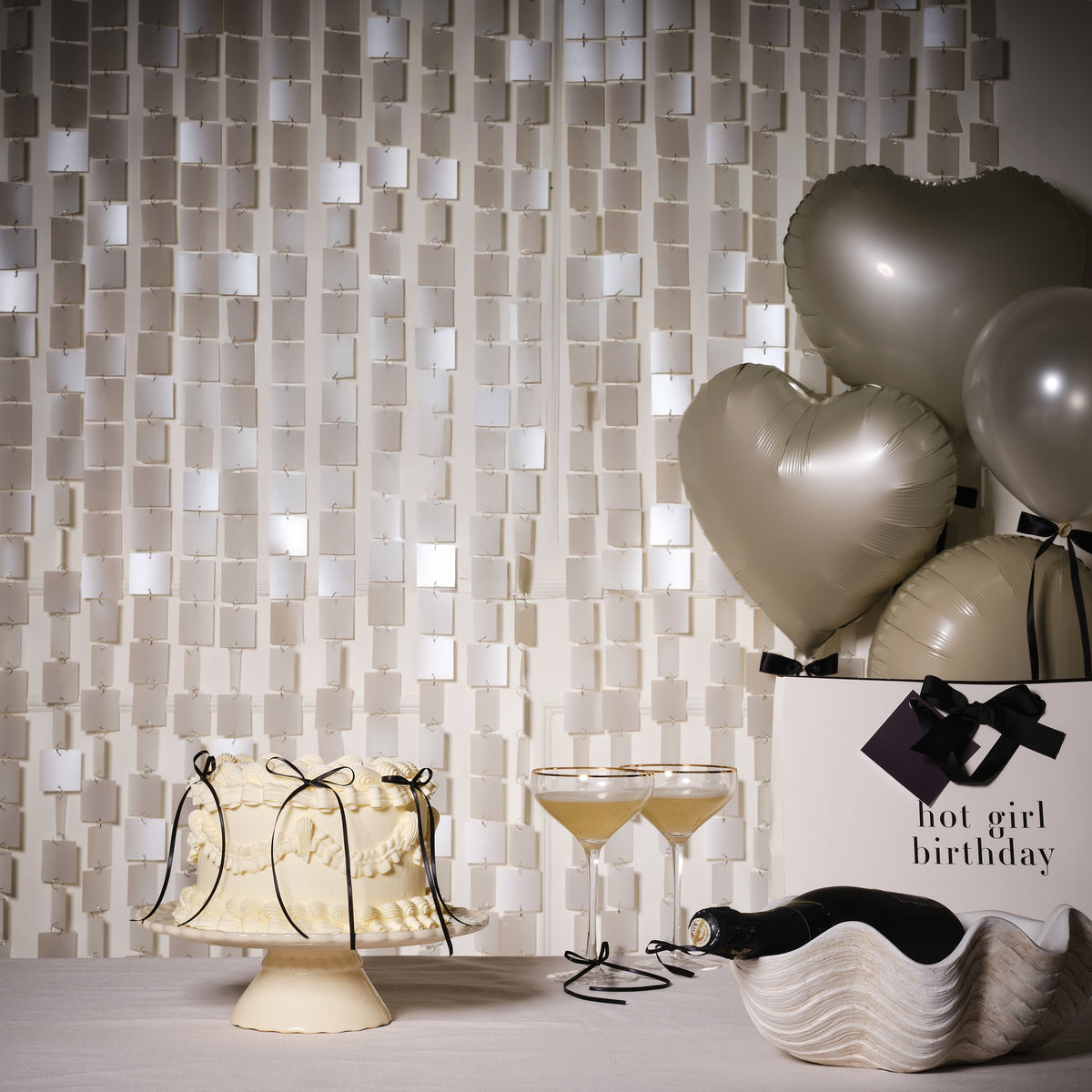 Pearlised Sequin Hanging Backdrop Decoration- 5 Inner Pack