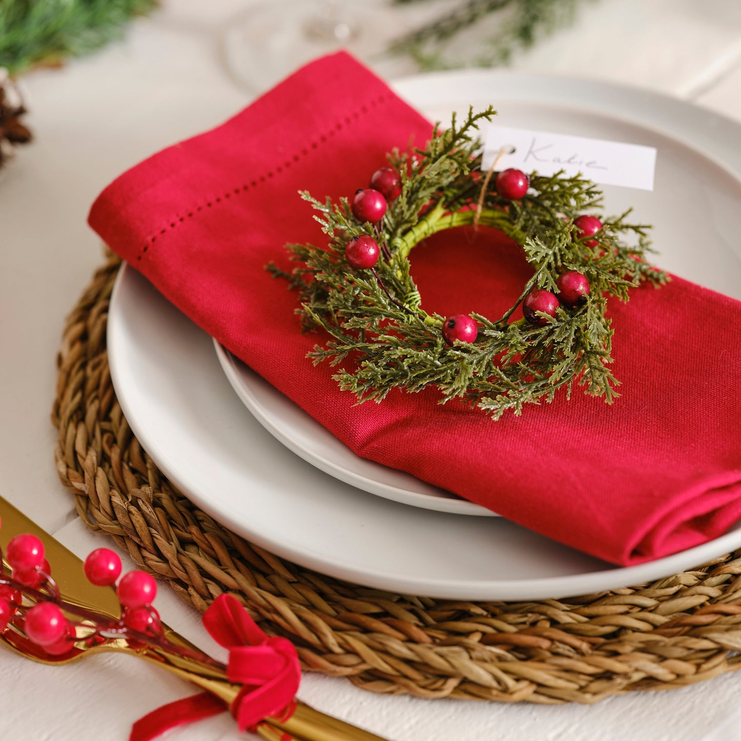Foliage and Berry Christmas Napkin Rings- 5 Inner Pack