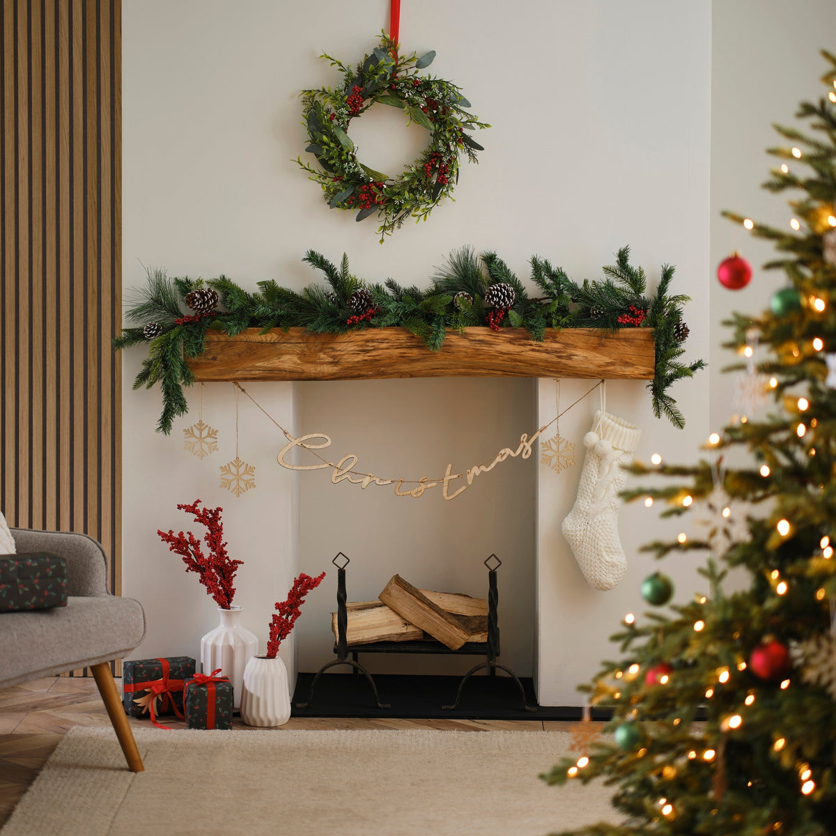 Red Berry Stems Christmas Foliage Decorations- 5 Inner Pack