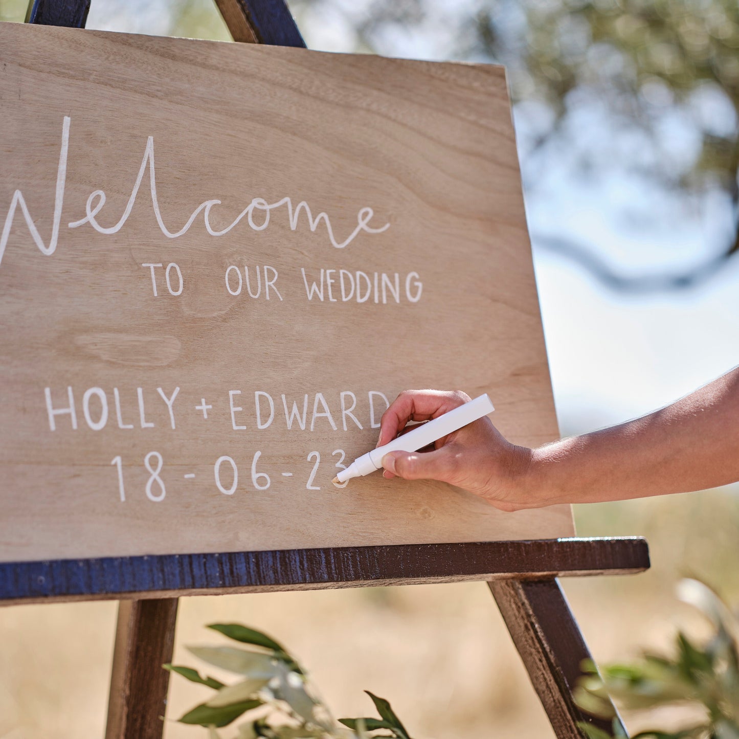 Customisable A2 Wooden Sign- 4 Inner Pack