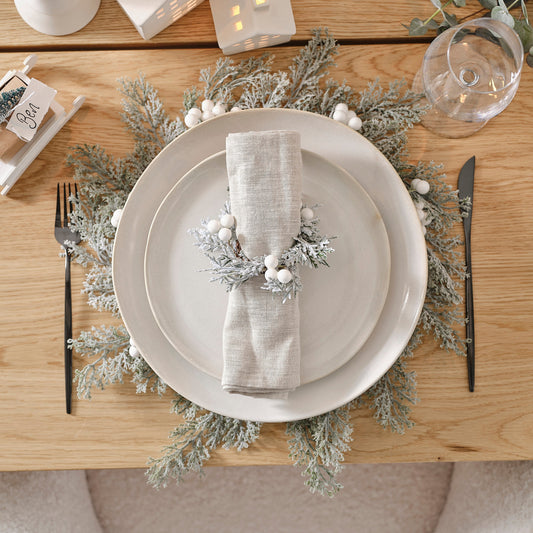 Foliage Christmas Table Place Mats with Berries- 5 Inner Pack