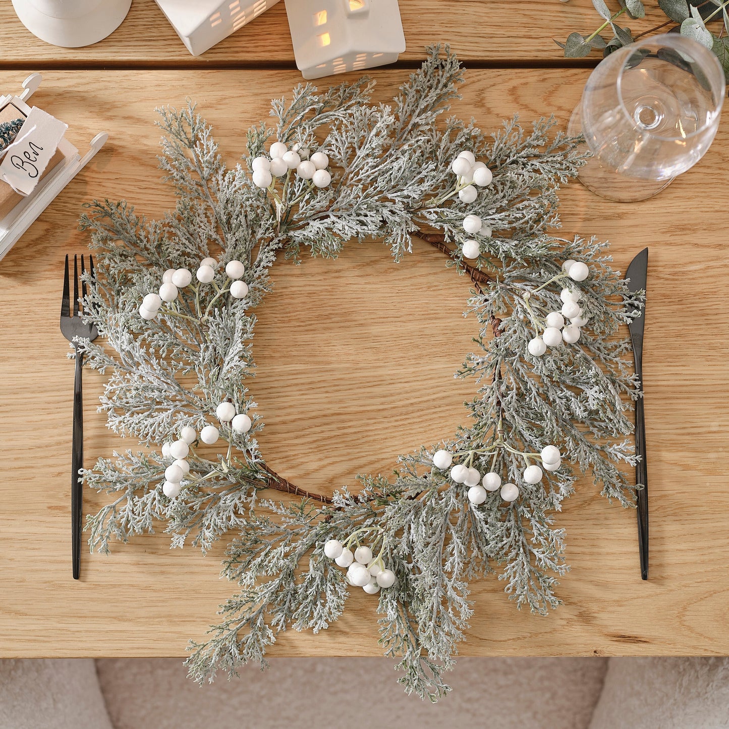 Foliage Christmas Table Place Mats with Berries- 5 Inner Pack