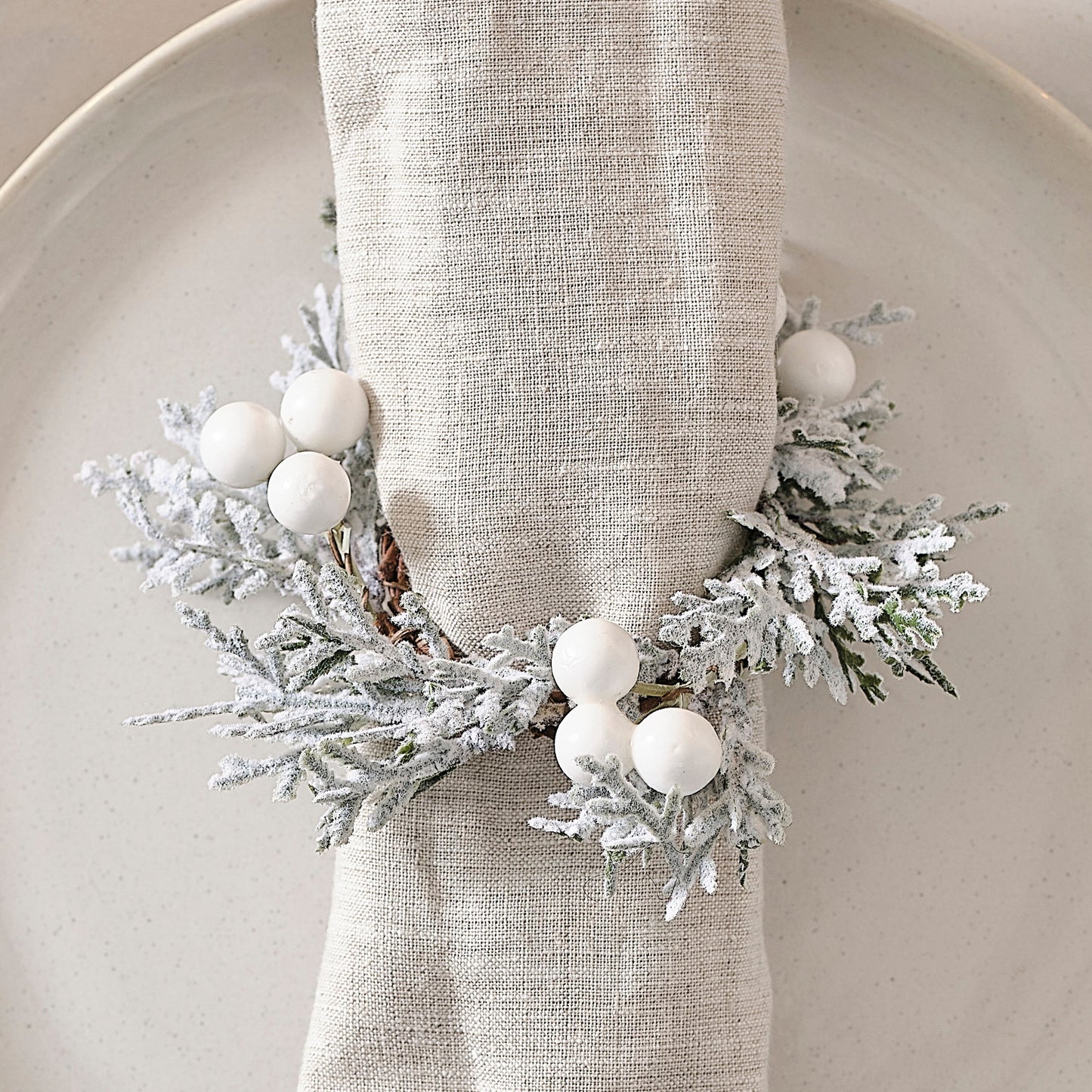 Foliage Christmas Napkin Rings with Berries- 5 Inner Pack